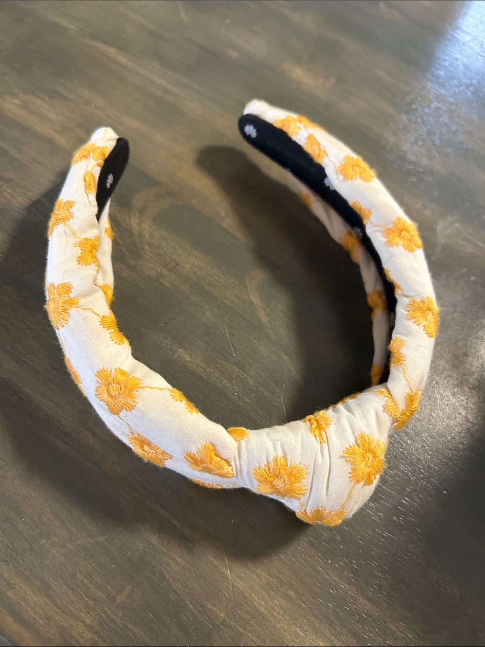 Lele Sadoughi Eyelet Daisy Embroidered Knot Headband